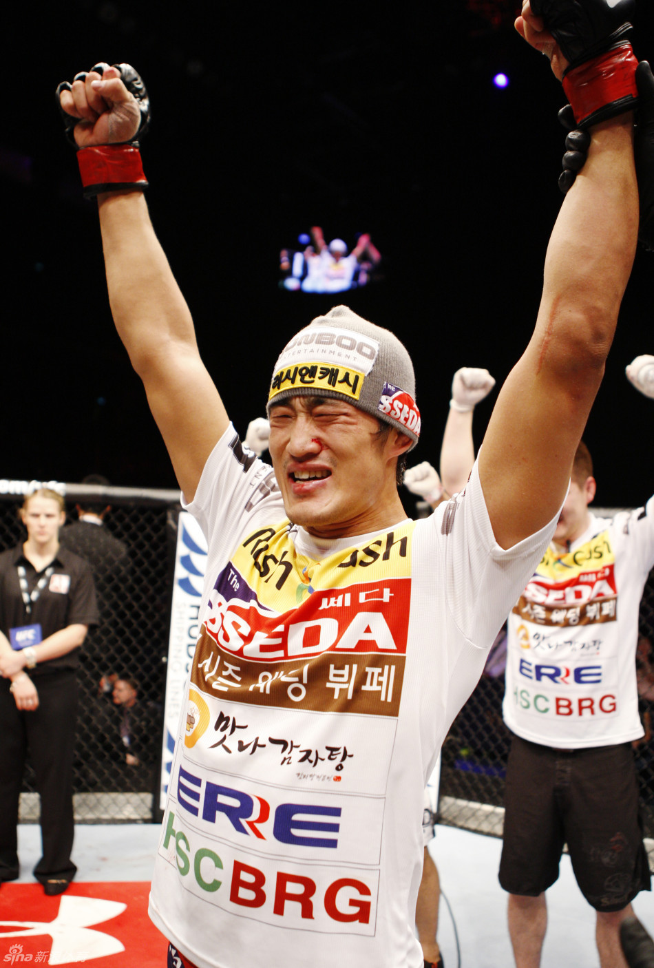 ufc澳门赛张立鹏夺冠_高清图集_新浪网