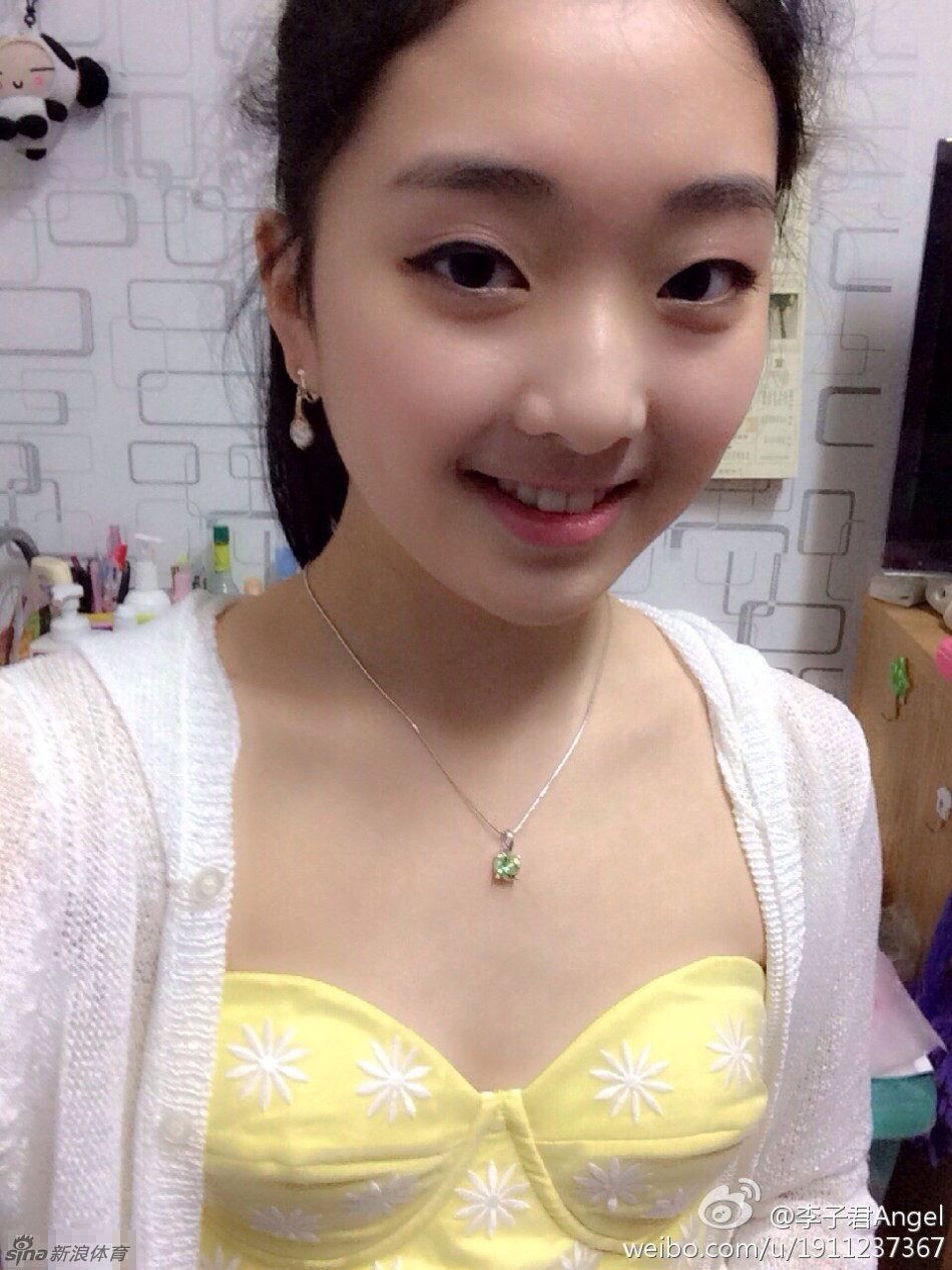 花滑萌妹李子君私房照_高清图集_新浪网