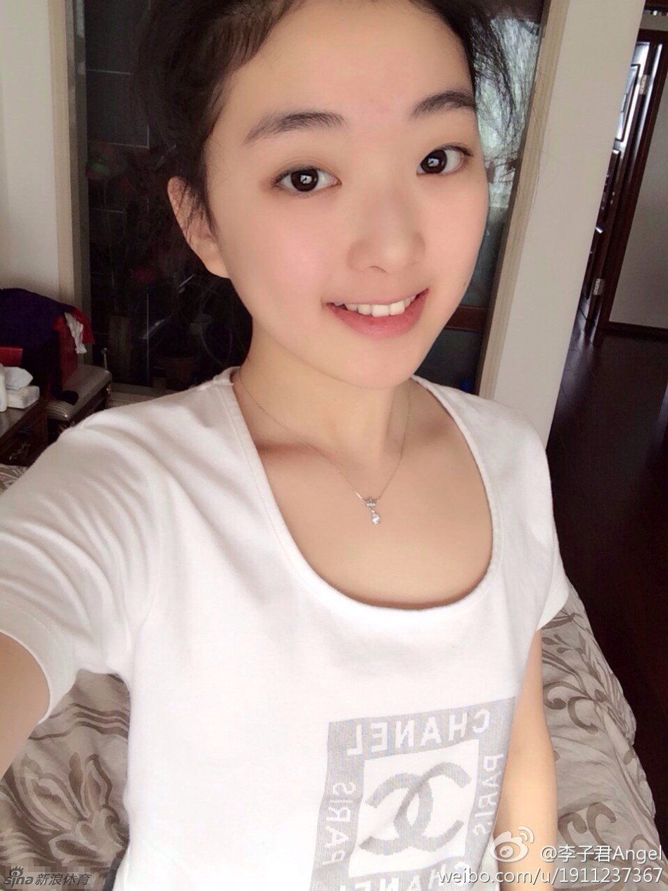 花滑萌妹李子君私房照_高清图集_新浪网