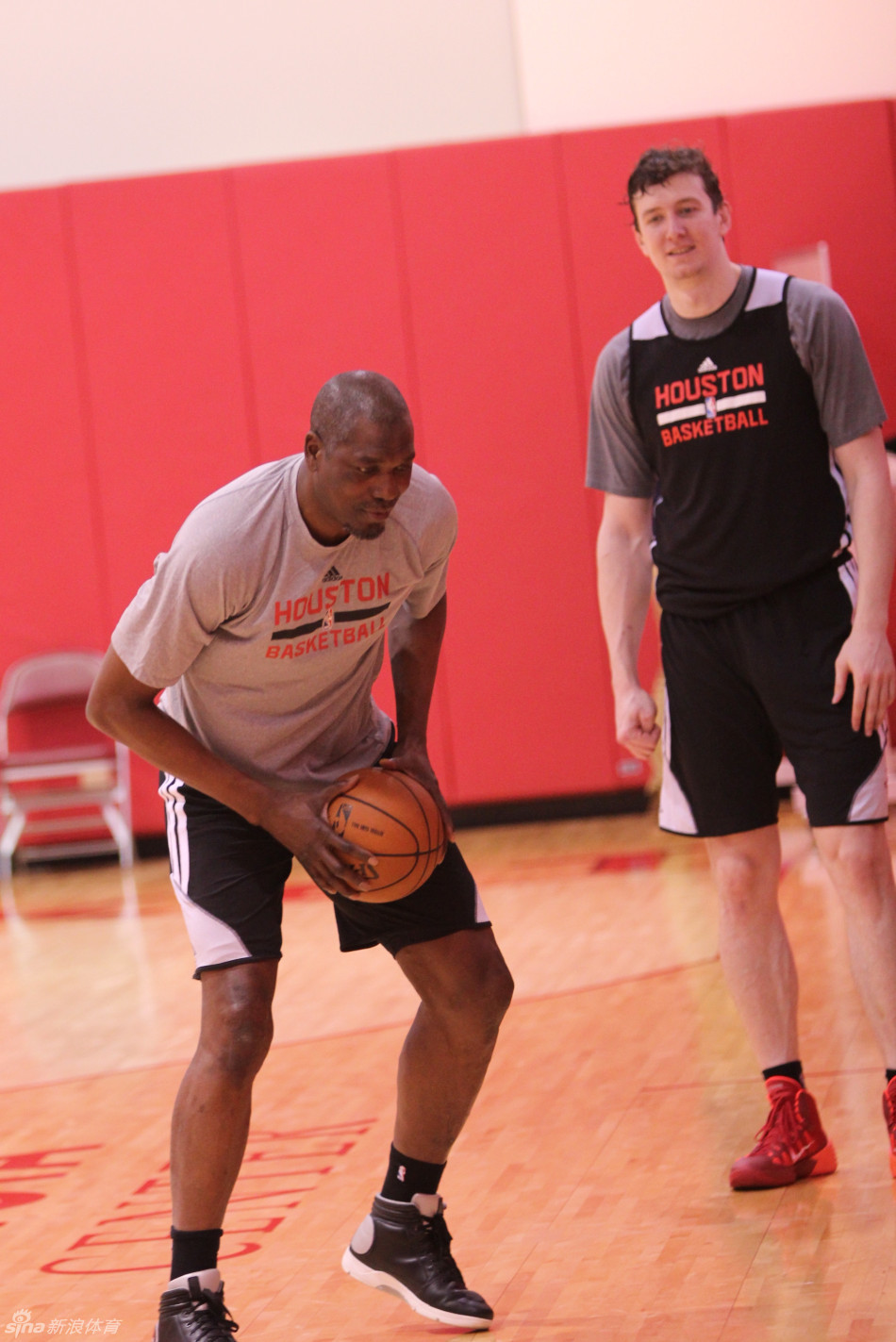 火箭训练备战森林狼_高清图集_新浪网