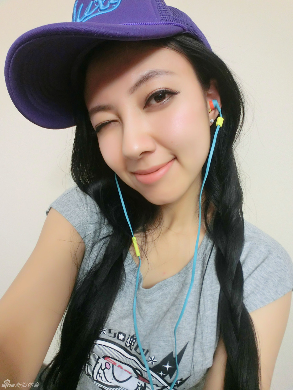 彩票嫩模松果儿性感美艳生活照引爆眼球