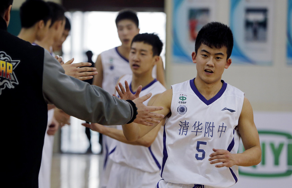 在昨日结束的全国初高中篮球联赛北区高中男子组小组赛中,北京四中