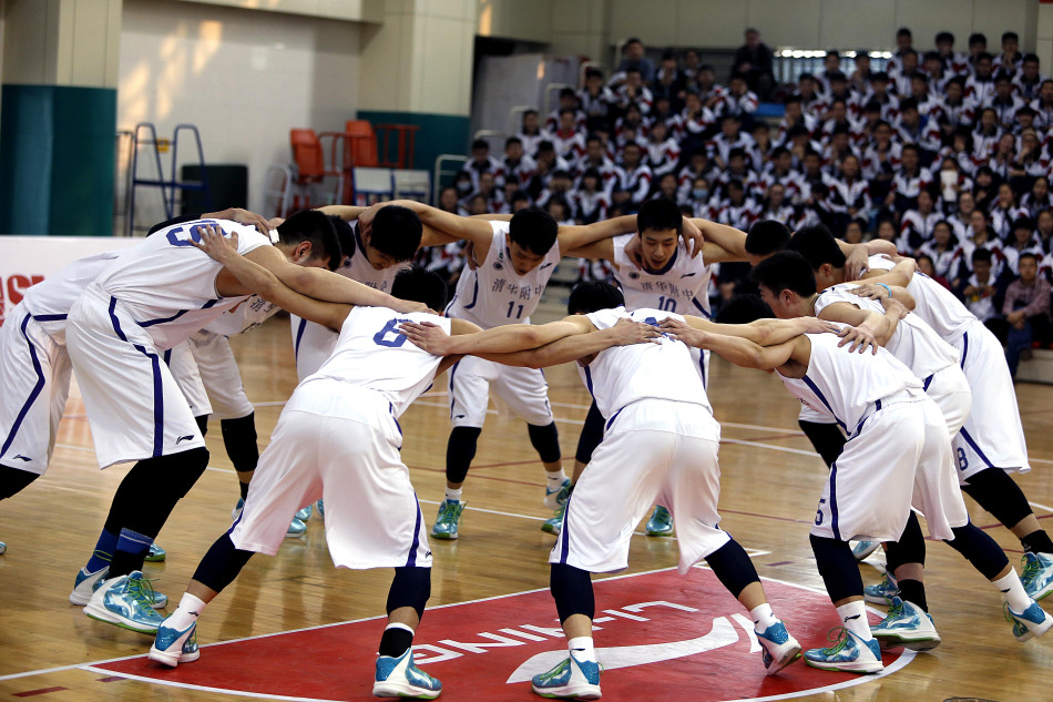 在昨日结束的全国初高中篮球联赛北区高中男子组小组赛中,北京四中