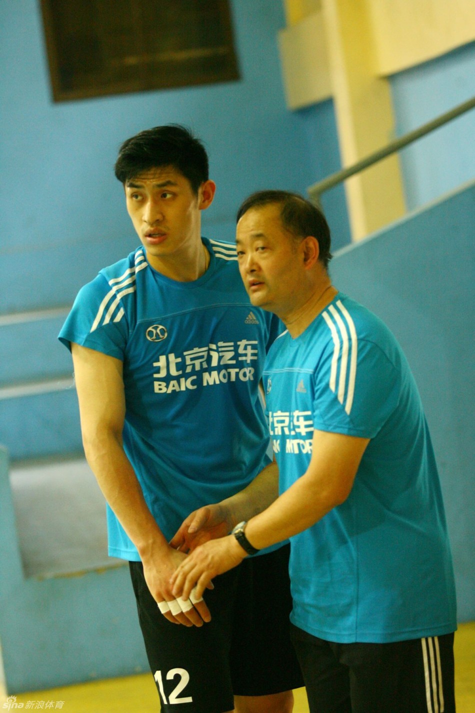 北汽男排出征亚俱杯首训_高清图集_新浪网