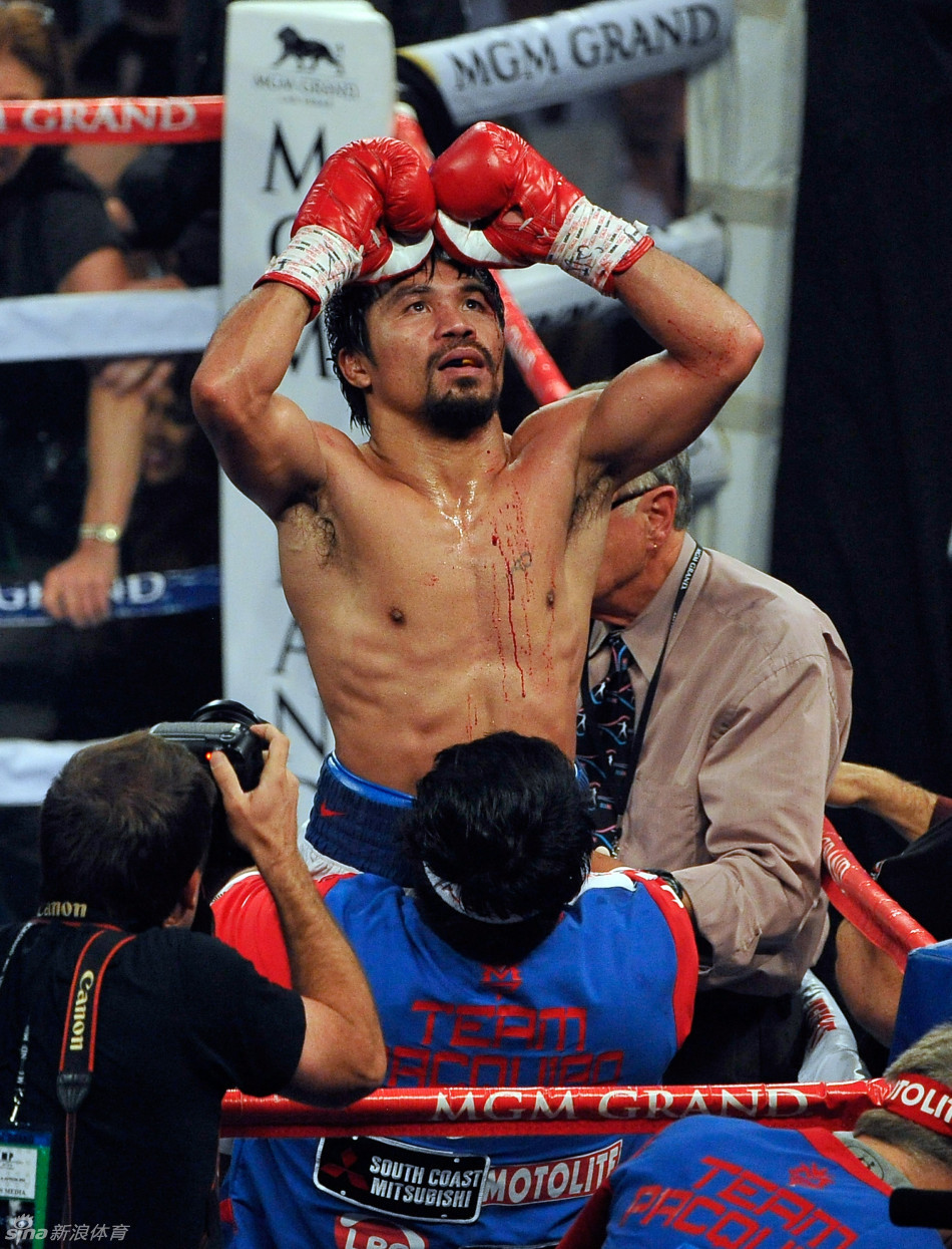 帕奎奥判定胜布拉德利_高清图集_新浪网