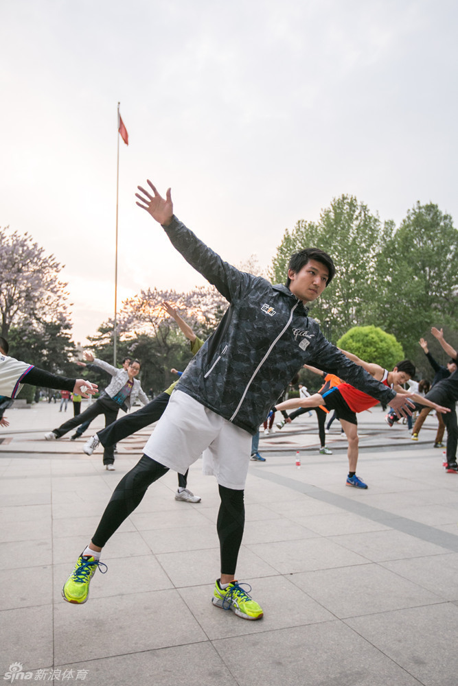 最帅体育老师吴迪司高峰私照_高清图集_新浪网