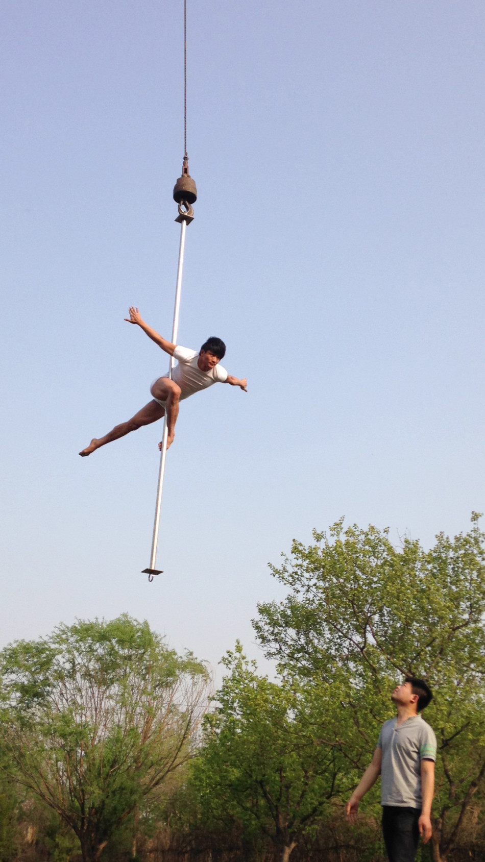 钢管舞国家队挑战悬空钢管舞_高清图集_新浪网