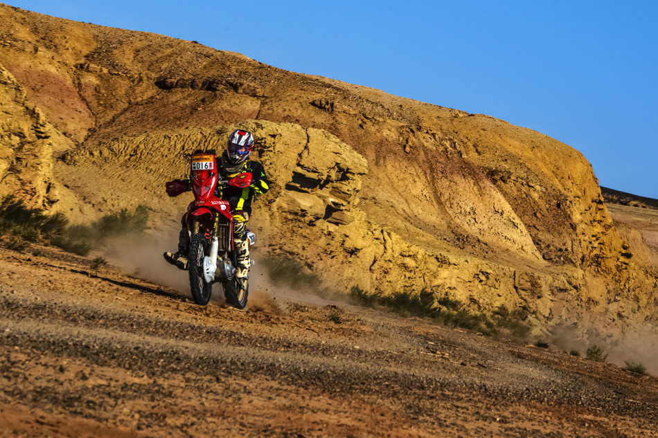 环塔拉力赛ss4,ss5赛段摩托车组车手赛况