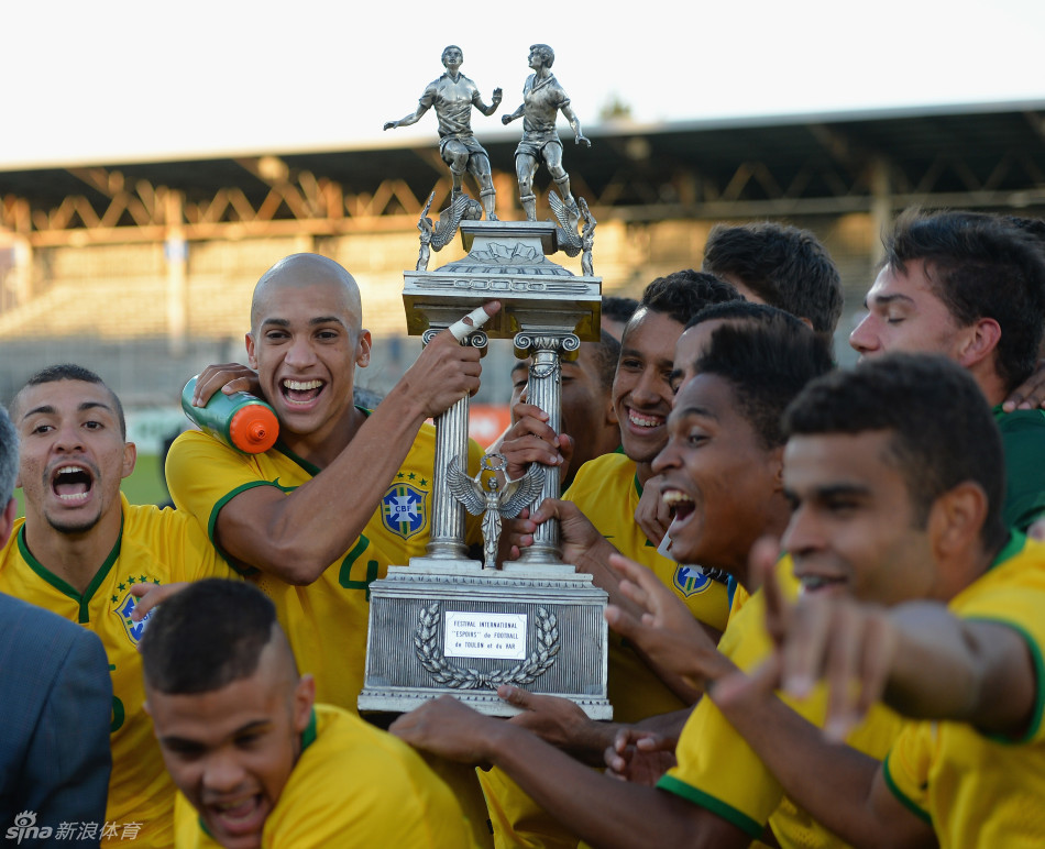 [土伦杯]法国2-5巴西_高清图集_新浪网