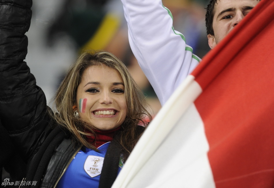 意大利女球迷_高清图集_新浪网
