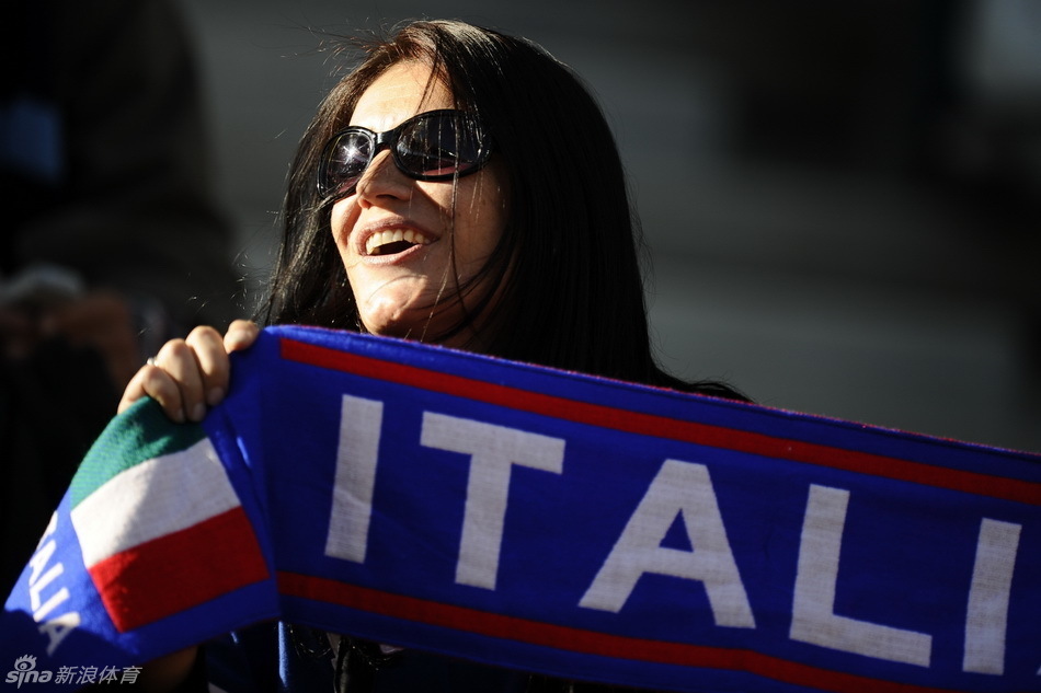 意大利女球迷_高清图集_新浪网