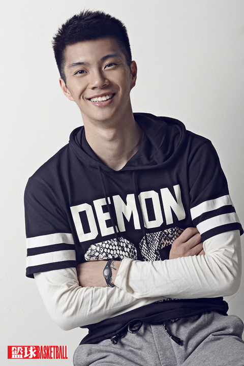 王子瑞篮球杂志写真_高清图集_新浪网