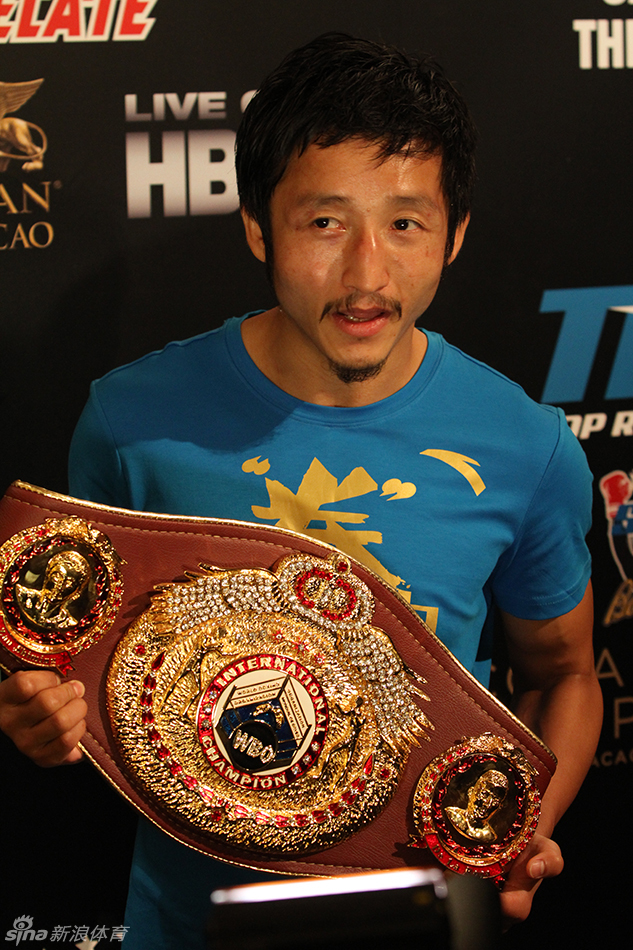 邹市明获wbo国际蝇量级金腰带_高清图集_新浪网
