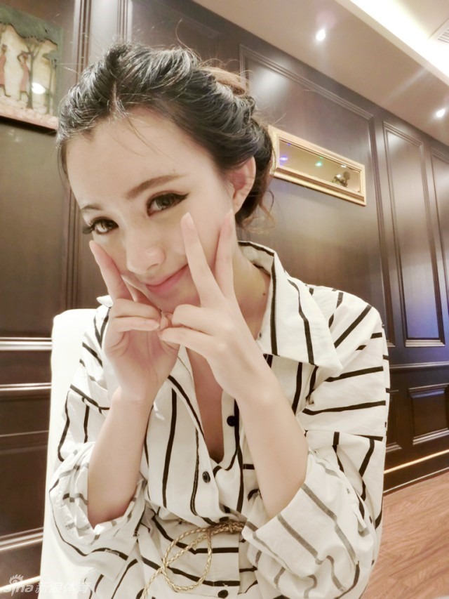 彩票嫩模范美熙称世界杯后更爱彩票