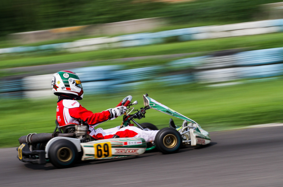 2014ckc中国卡丁车锦标赛第四站于8月9日-10日在北京新港赛车场拘行