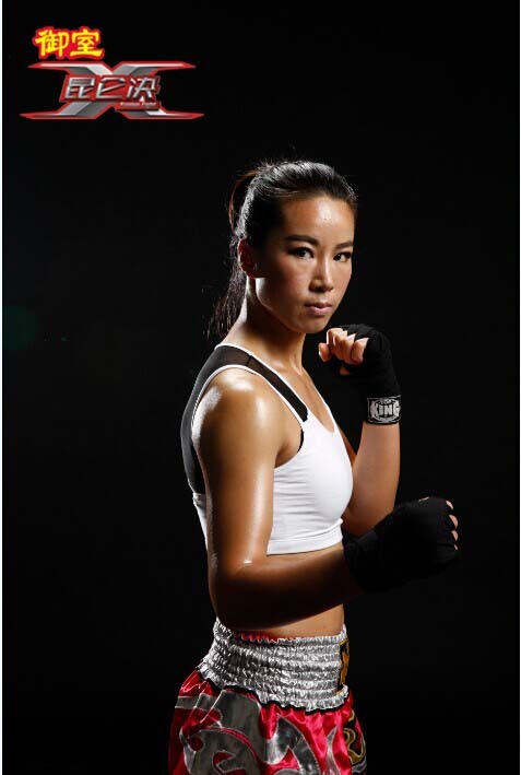 中国"搏击玫瑰"唐金写真