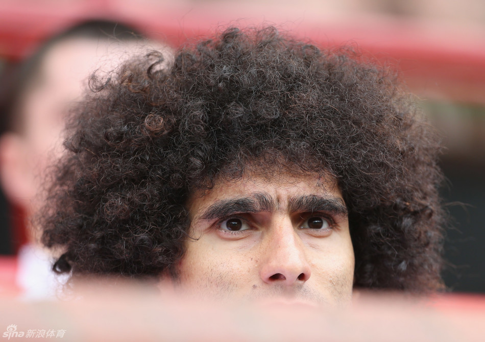 费莱尼眼神呆滞