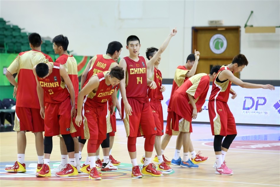 u17男篮世青赛中国进八强_高清图集_新浪网