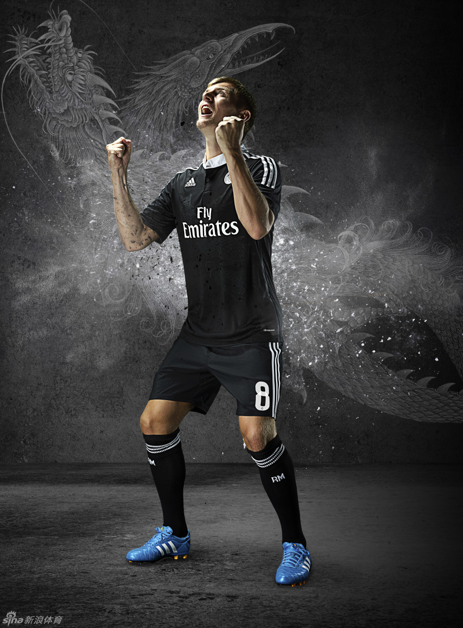 c罗贝尔携手宣传皇马霸气全黑球衣