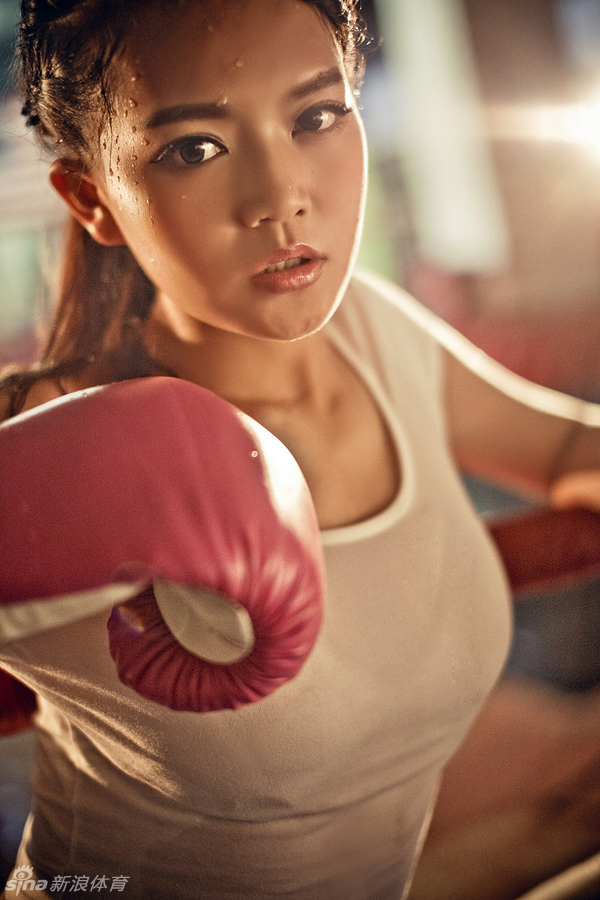 中国拳击第一美女主持私房照 清纯甜美楚楚动人