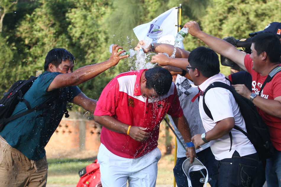 米萨瓦接受洗礼