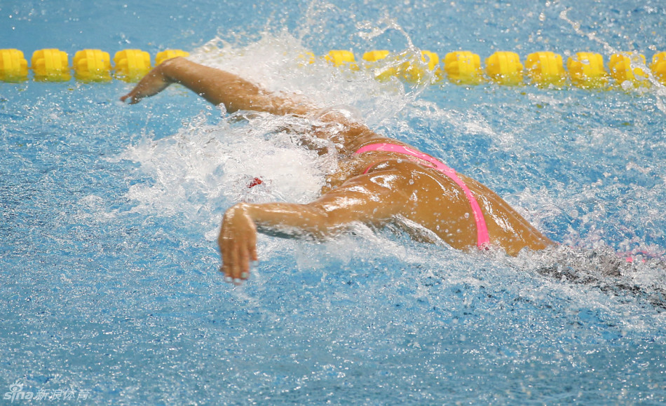 新浪直击陆滢50米蝶夺冠_高清图集_新浪网