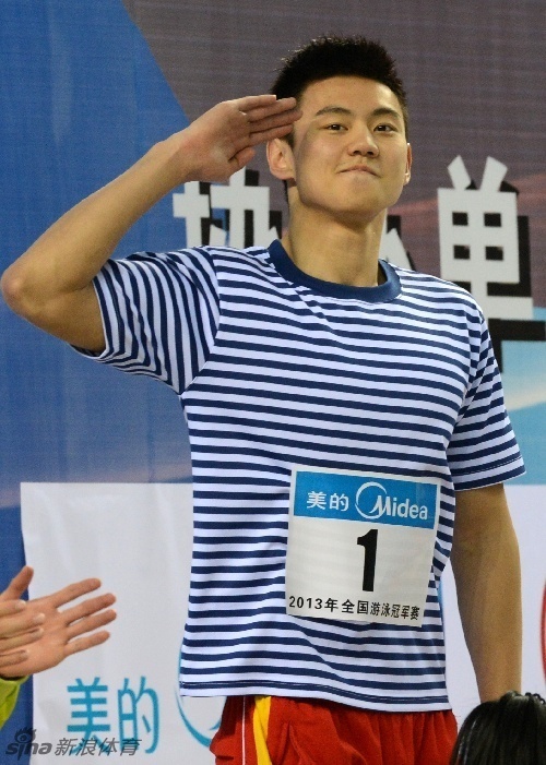 游泳小鲜肉宁泽涛帅气照