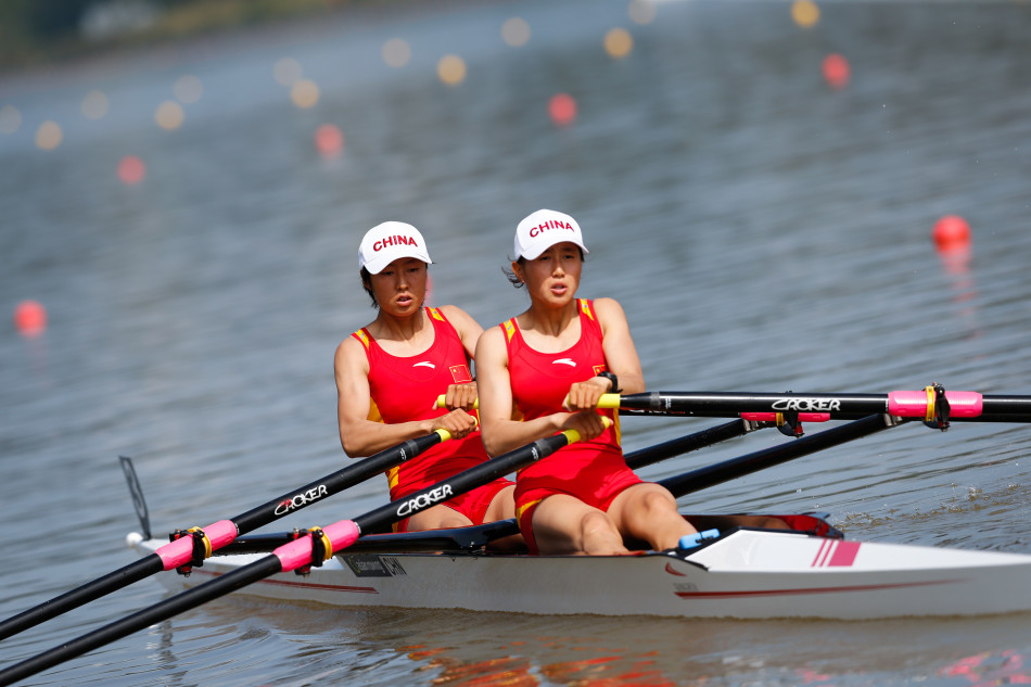 赛艇女子轻量级双人双桨张欢/陈乐夺冠_高清图集_新浪网
