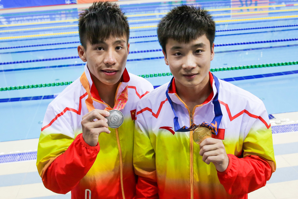 曹缘,何超包揽冠亚军