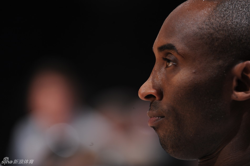 科比-布莱恩特伤愈回归,上场21分钟,得到13分5助攻,希尔10分11板,纳什