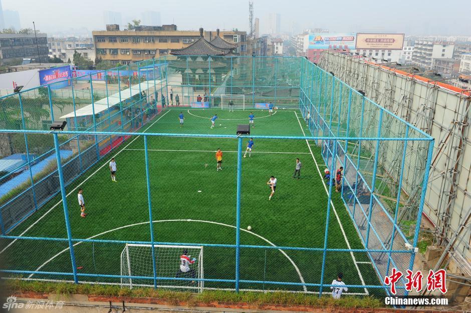 安徽阜阳建空中足球场