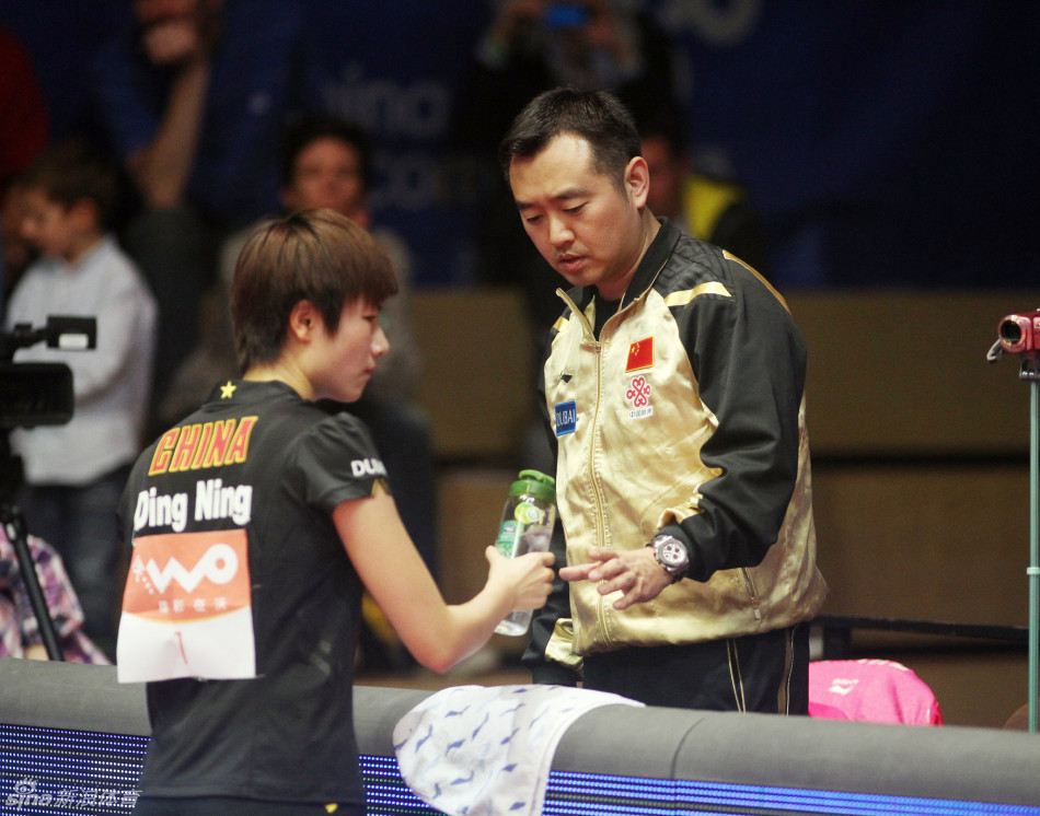 乒乓球世界杯丁宁力克李晓霞夺冠_高清图集_新浪网