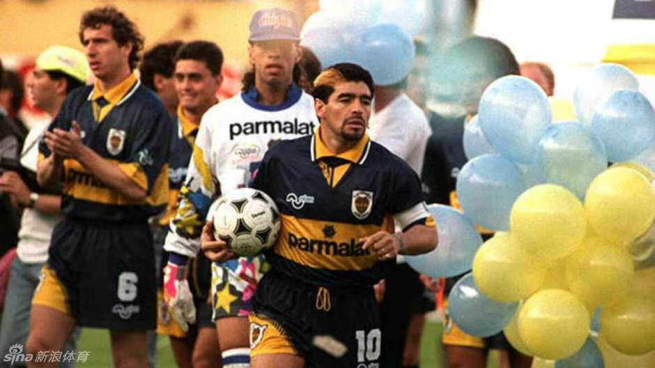 老照片祝马拉多纳54岁生日_高清图集_新浪网