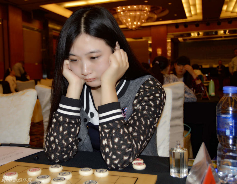 标题:2014年全国象棋个人赛郑惟桐,王琳娜夺冠 视频,棋谱,图片总汇