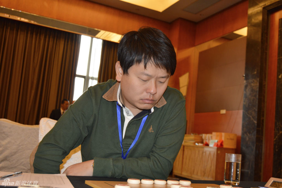 胡荣华观战个人赛_高清图集_新浪网