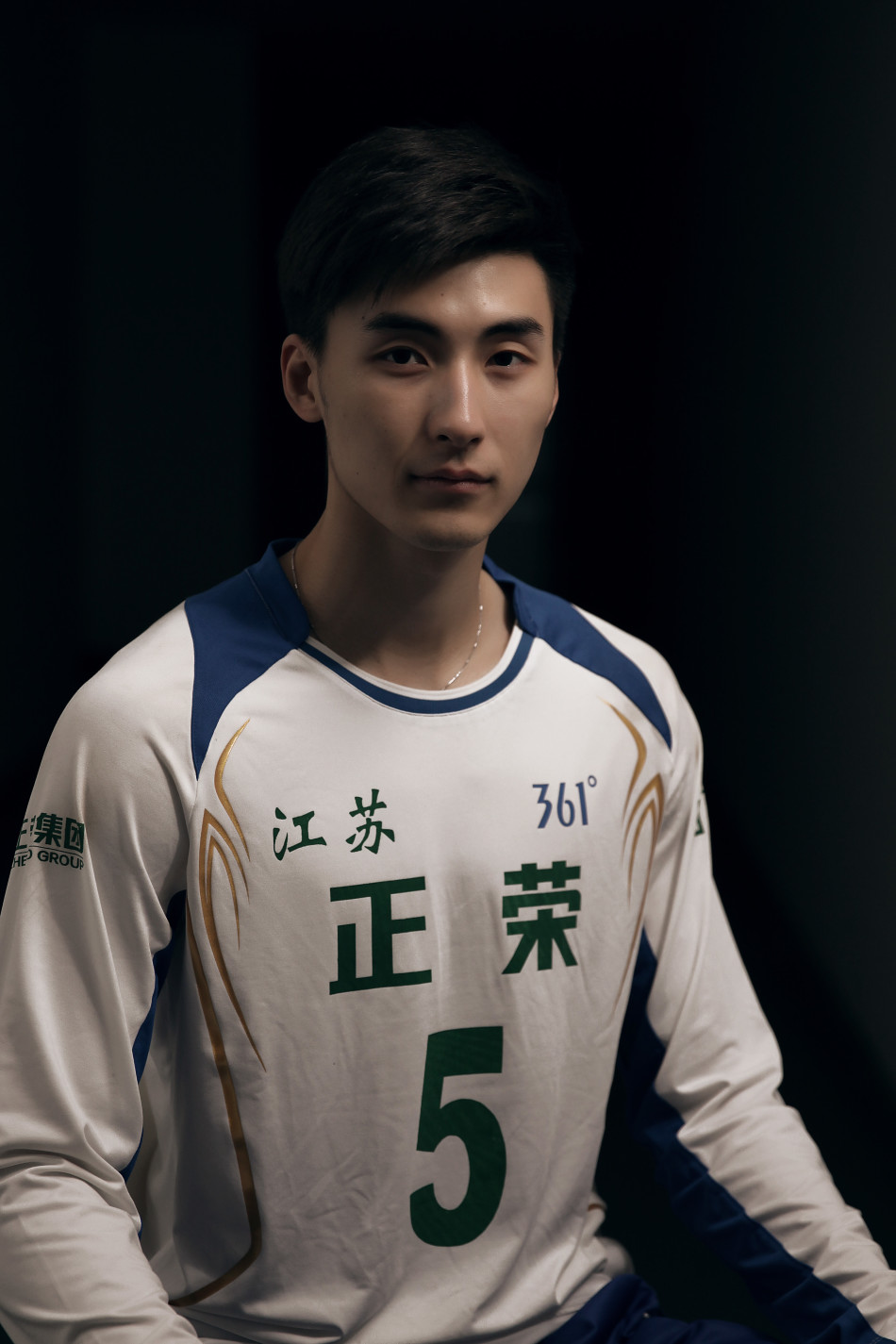 江苏正荣男子排球俱乐部证照曝光,国手张晨领衔帅哥队,谁是江苏男排小