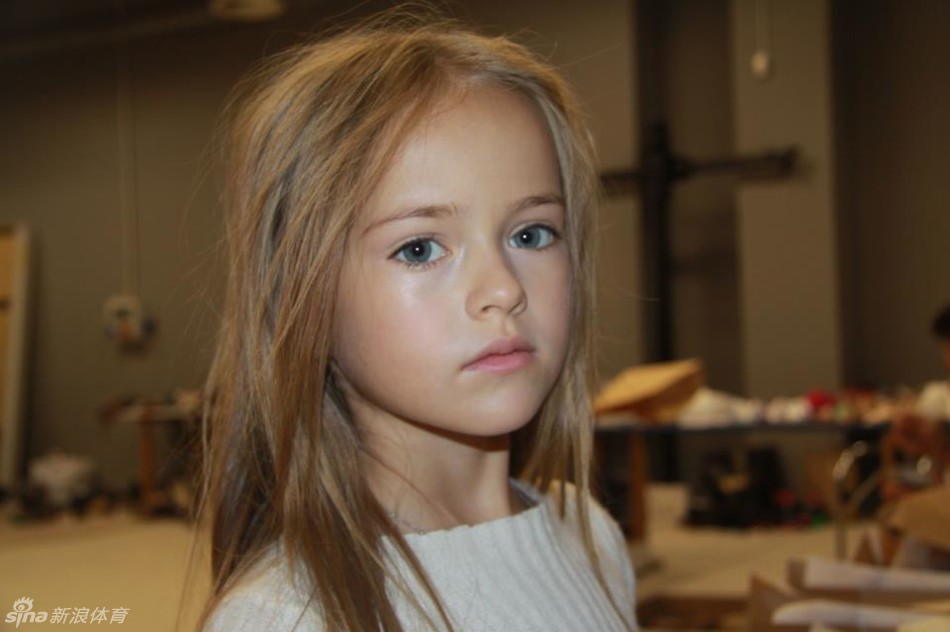近日,俄罗斯前国脚皮缅诺夫的9岁爱女克里斯廷娜-皮缅诺娃因为洋娃娃
