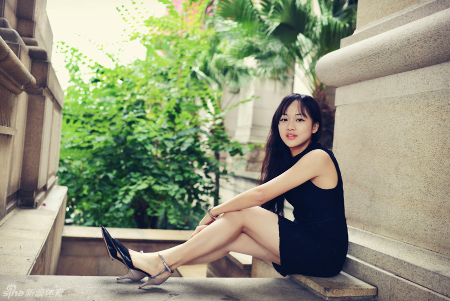 女子象棋大师时凤兰靓丽写真_高清图集_新浪网