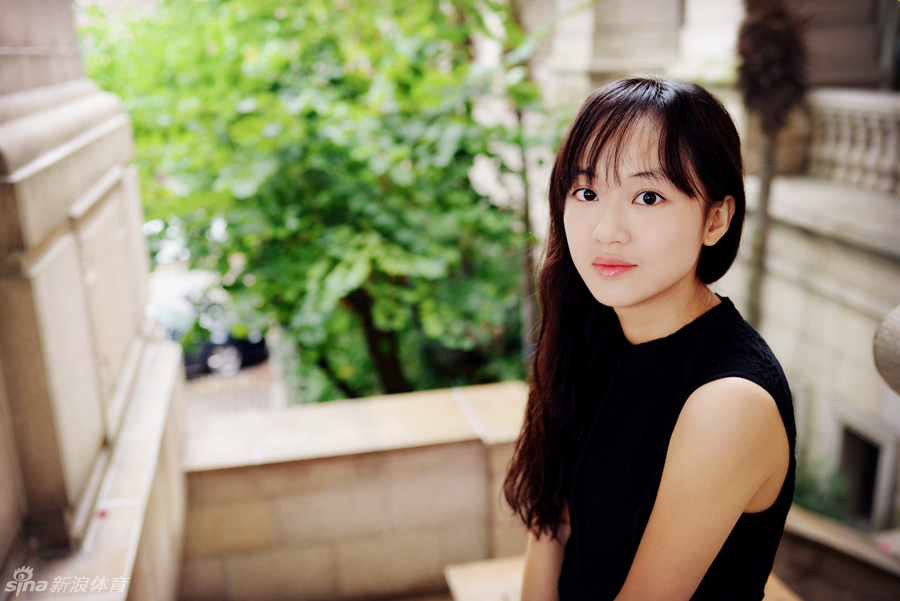 女子象棋大师时凤兰靓丽写真_高清图集_新浪网