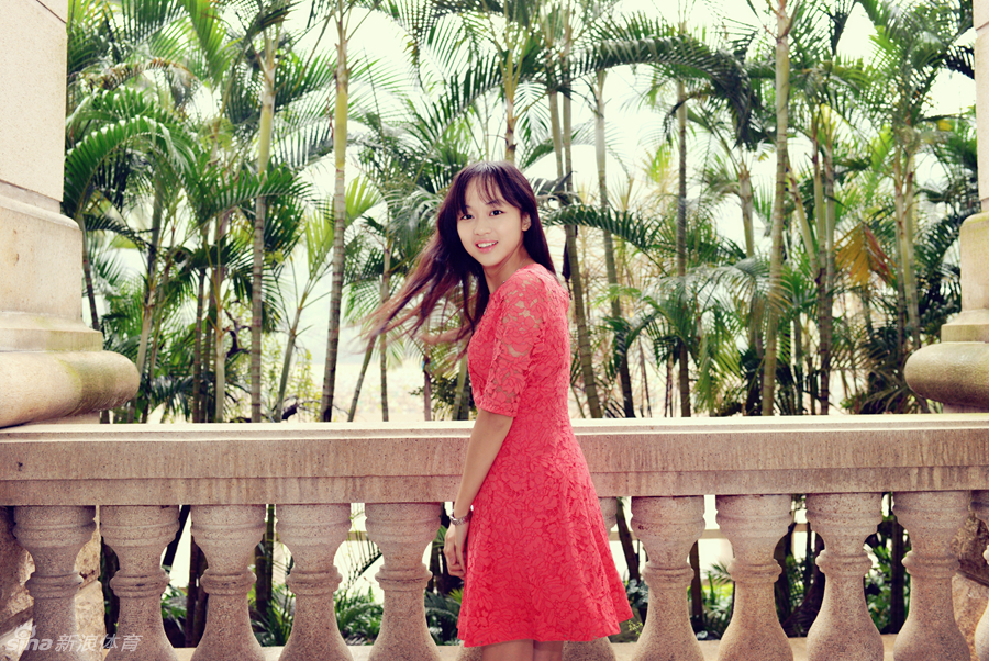 女子象棋大师时凤兰靓丽写真_高清图集_新浪网