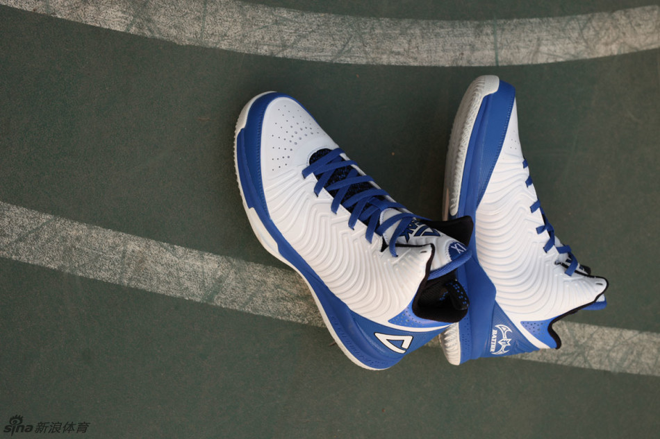 巴蒂尔9代战靴写真