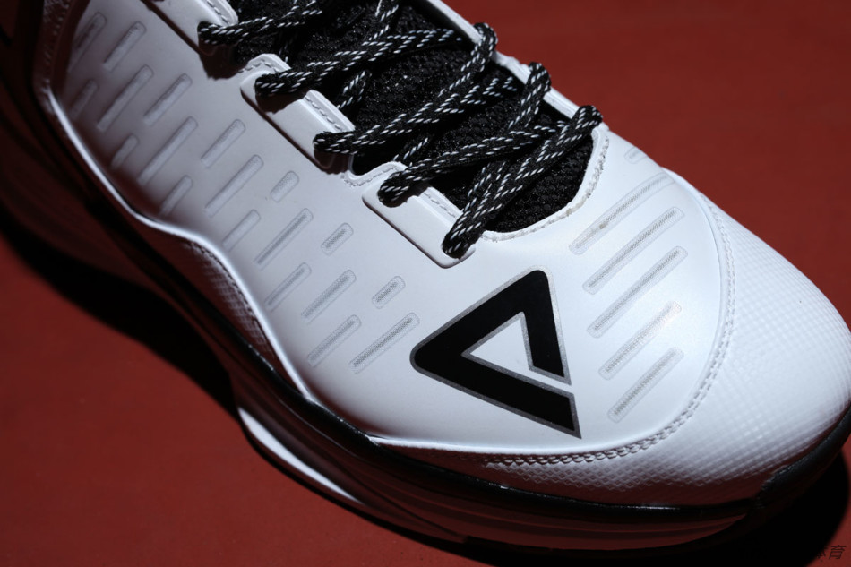 帕克二代战靴写真_高清图集_新浪网