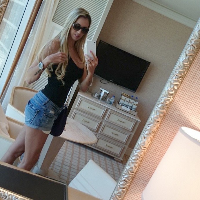 巴西女排名将塔伊萨写真_高清图集_新浪网