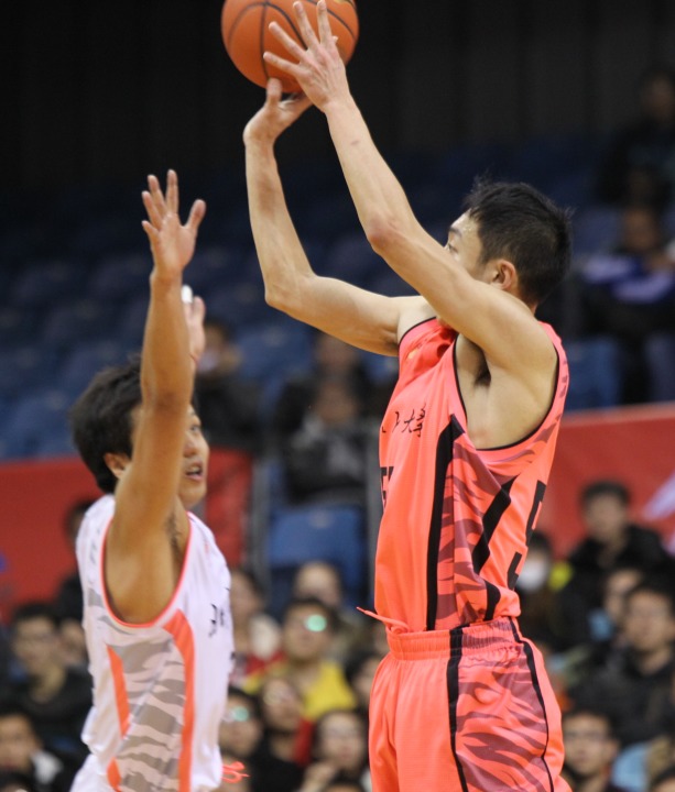 cubs总决赛 北京大学87:75太原理工大学_高清图集_新浪网