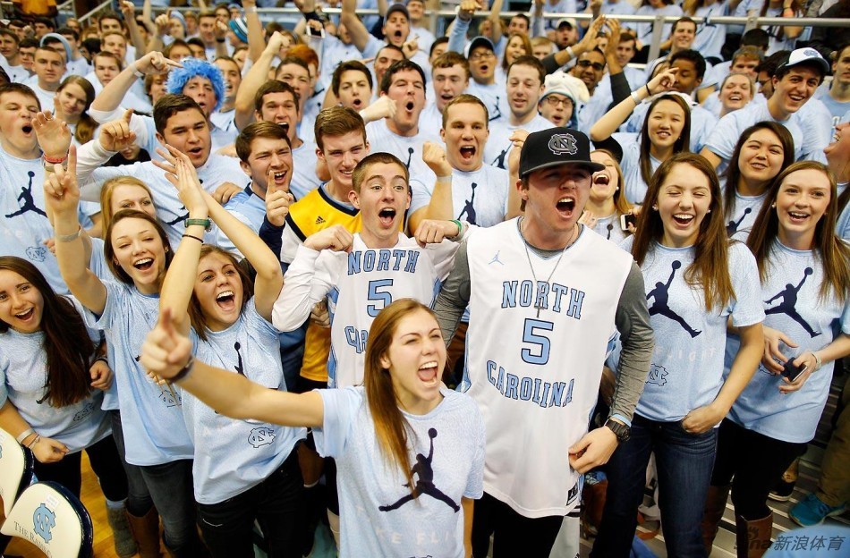 美国大学疯狂美女球迷11_高清图集_新浪网