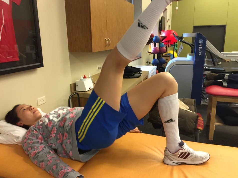 魏秋月在美康复训练_高清图集_新浪网