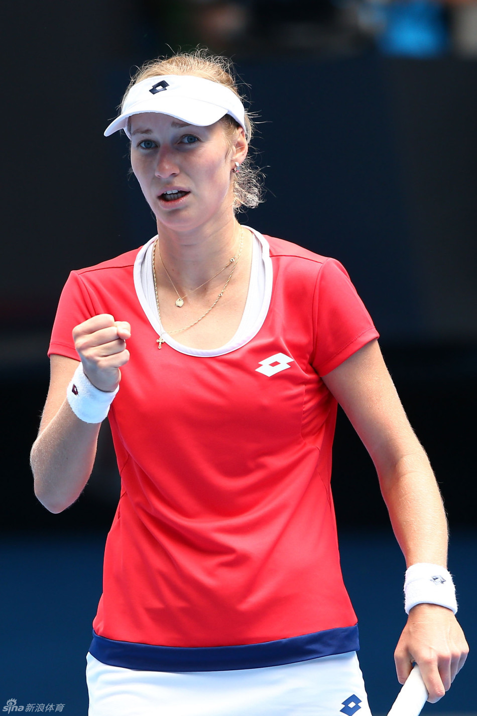 马卡洛娃晋级四强