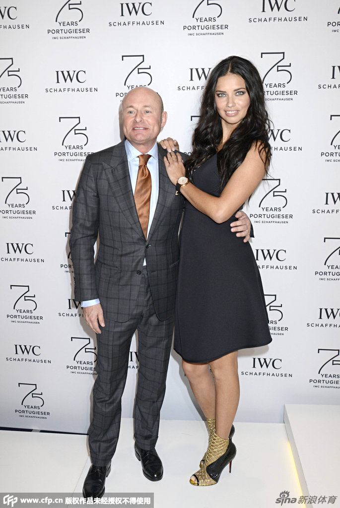 贾里奇前妻利马亮相时装秀_高清图集_新浪网