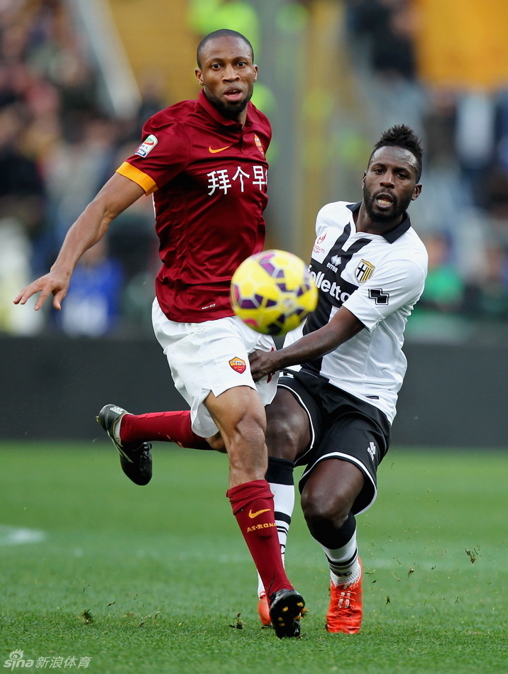 罗马穿中文球衣拜个早年_高清图集_新浪网