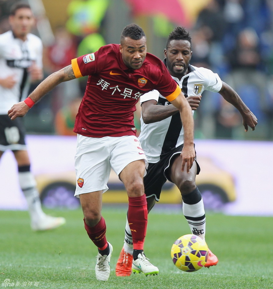 罗马穿中文球衣拜个早年_高清图集_新浪网